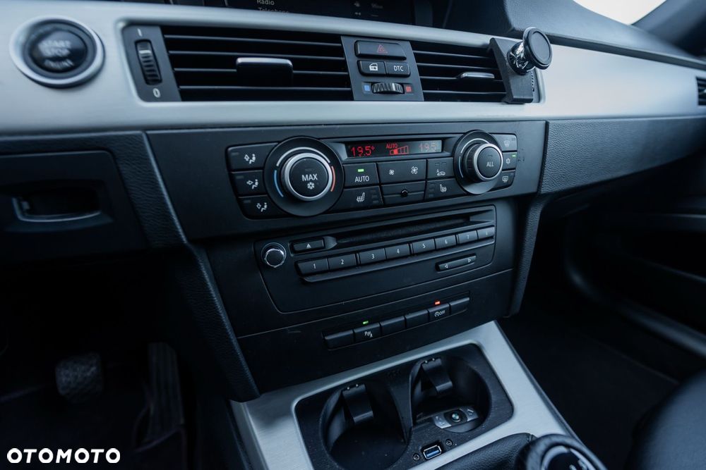 BMW Seria 3 320d - 27