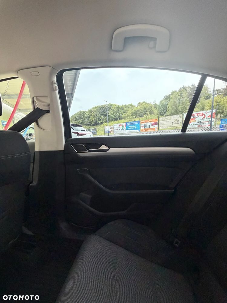 Volkswagen Passat 1.6 TDI BMT Comfortline - 3