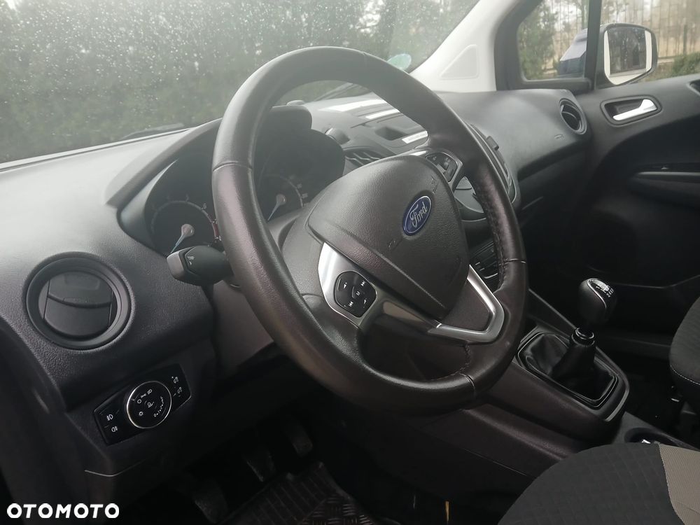 Ford Tourneo Courier - 15