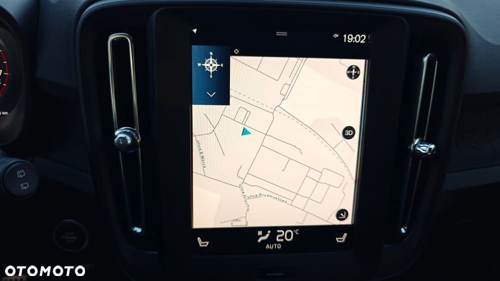 Volvo XC 40 T3 Momentum Pro - 26