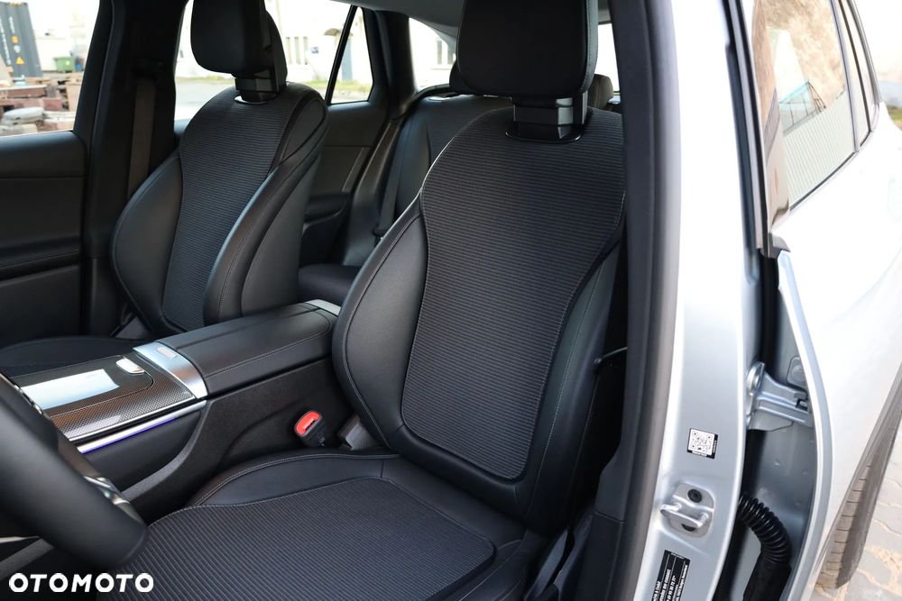 Mercedes-Benz GLC 300 e 4-Matic Avantgarde - 25