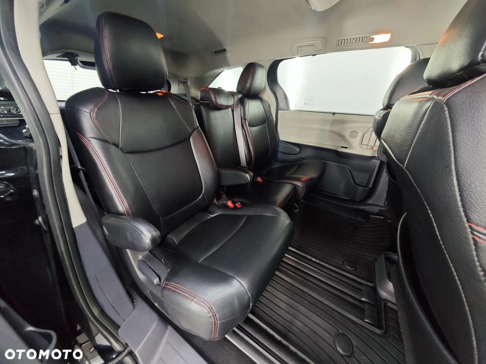 Toyota Sienna - 26