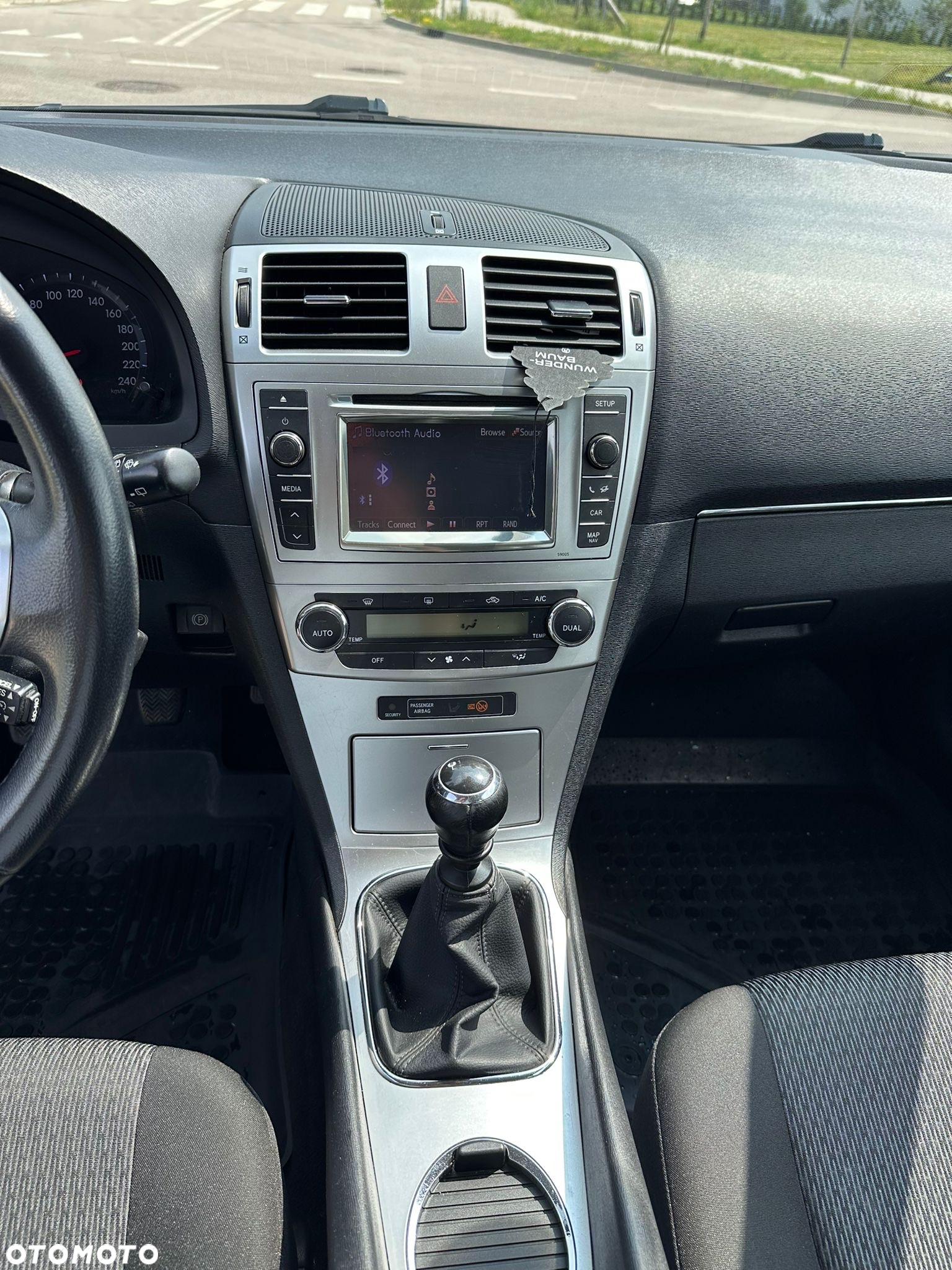 Toyota Avensis - 16