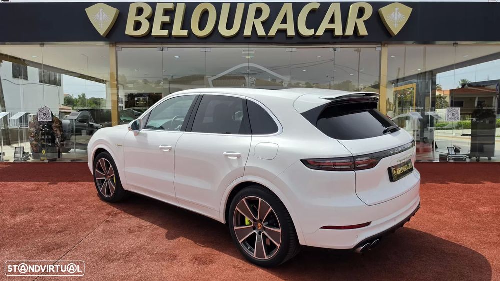 Porsche Cayenne Turbo S E-Hybrid - 3