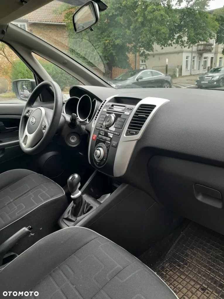 Kia Venga - 4