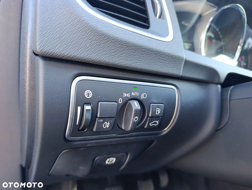 Volvo V60 T3 Summum - 23