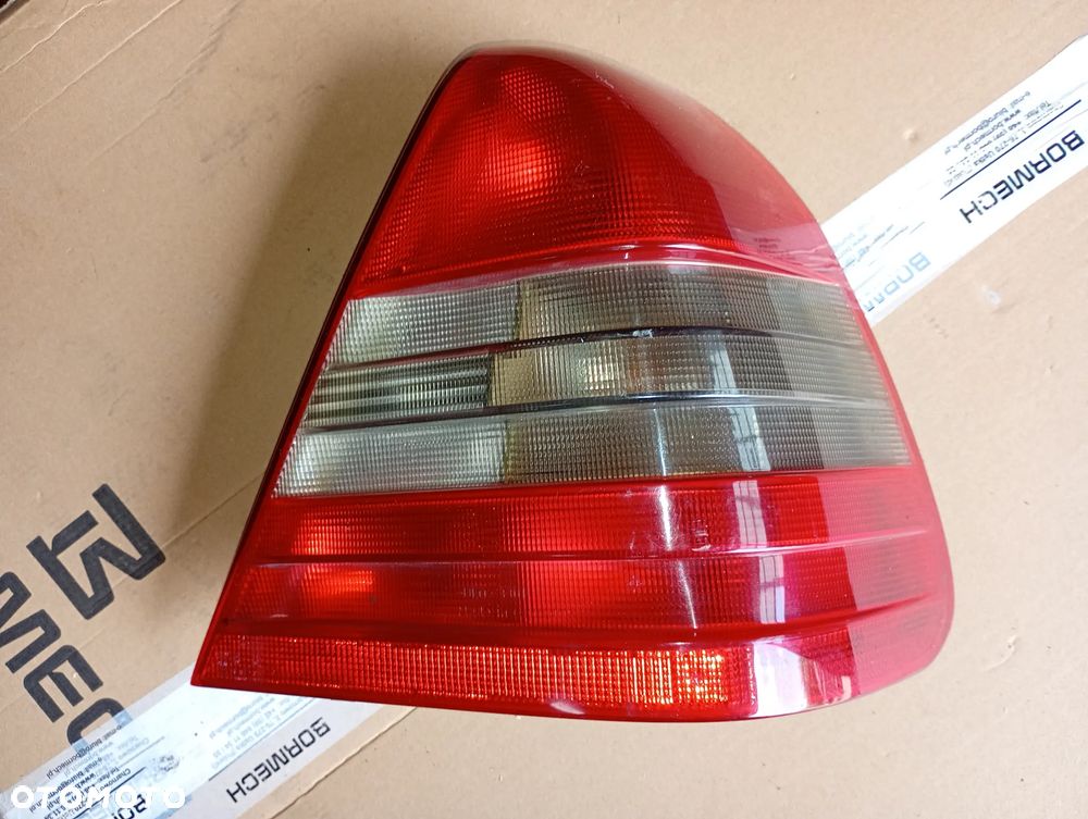 Mercedes C-klasa 202 sedan tylna lampa - 9