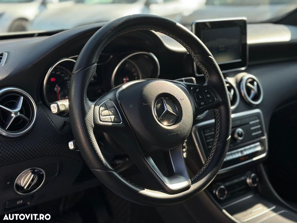 Mercedes-Benz A 180 7G-DCT Urban - 22