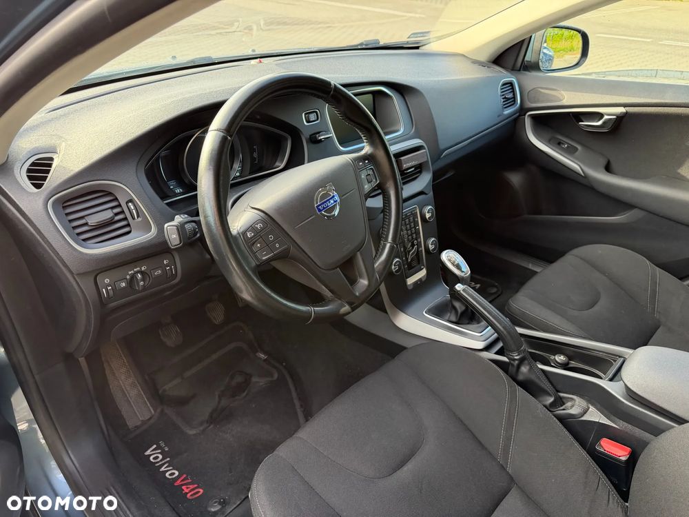 Volvo V40 D2 Kinetic - 8
