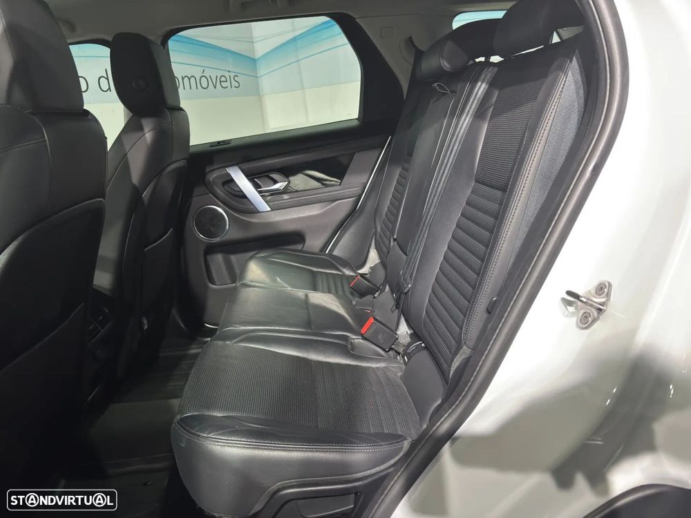 Land Rover Discovery Sport 1.5 I3 P300e AWD R-Dynamic SE - 11