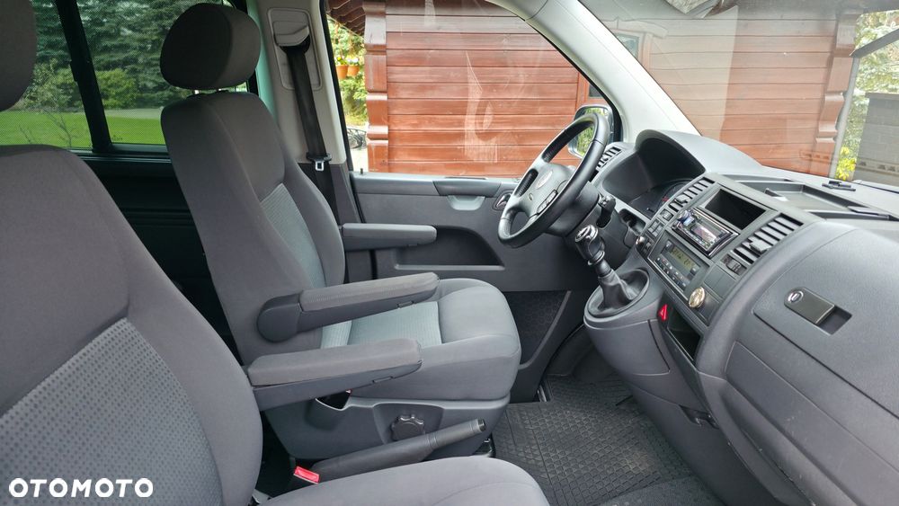 Volkswagen Caravelle - 3