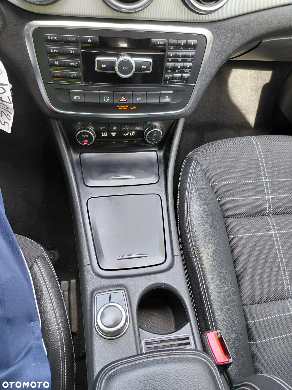 Mercedes-Benz GLA - 25