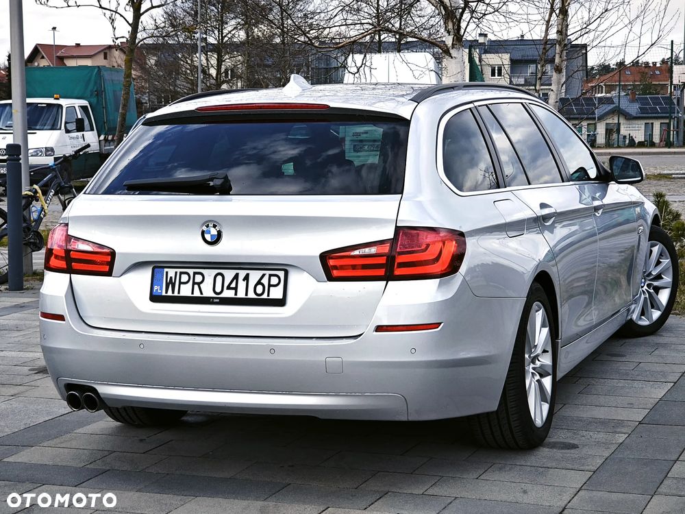 BMW Seria 5 525d Sport-Aut - 38