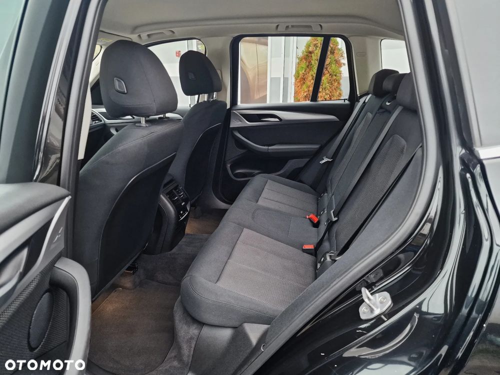 BMW X3 sDrive18d Advantage - 20