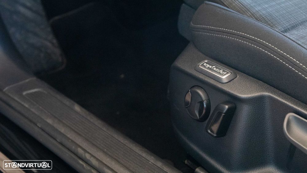 VW Passat Variant 2.0 TDi Business DSG - 9