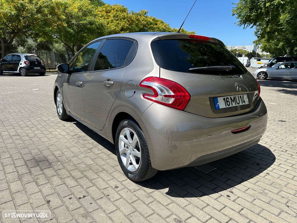 Peugeot 208 1.4 HDi Allure - 7