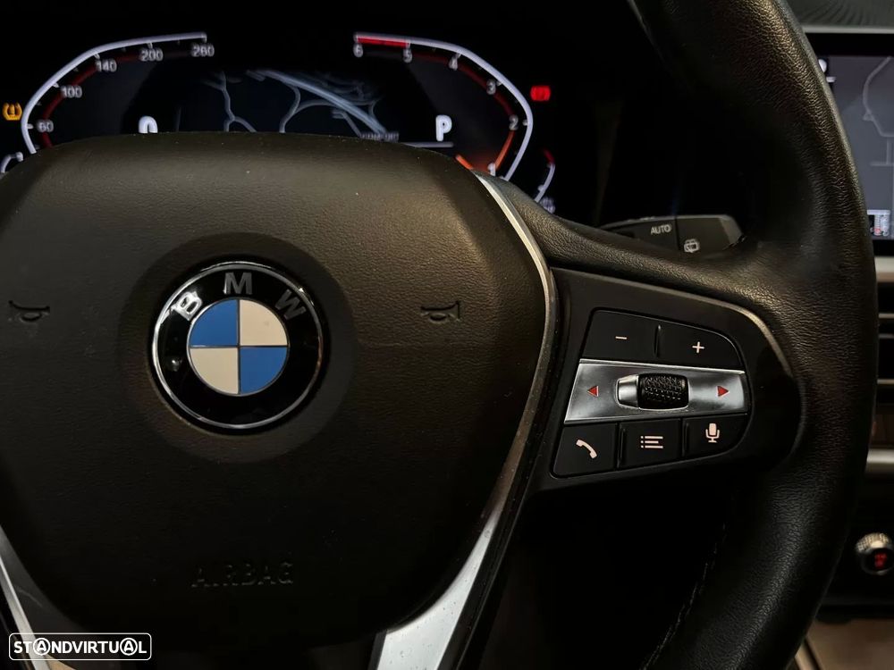 BMW 318 d Touring Auto - 24