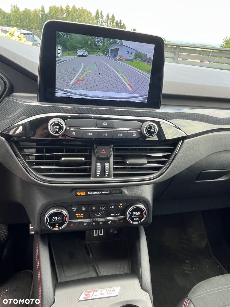 Ford Kuga 2.5 Duratec FHEV 4x4 ST-LINE X - 16