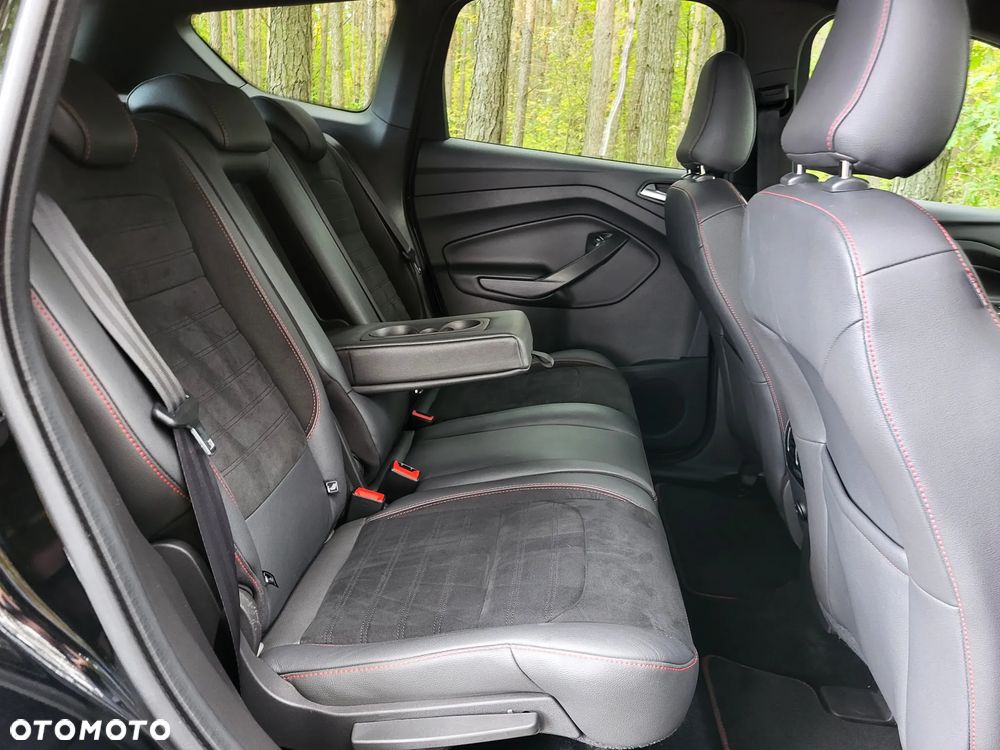 Ford Kuga 1.5 EcoBoost 2x4 ST-Line - 19