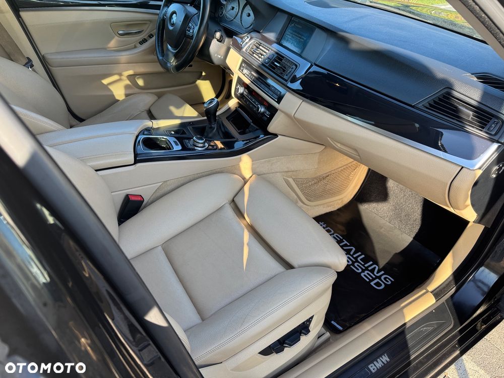 BMW Seria 5 520d Luxury Line - 28
