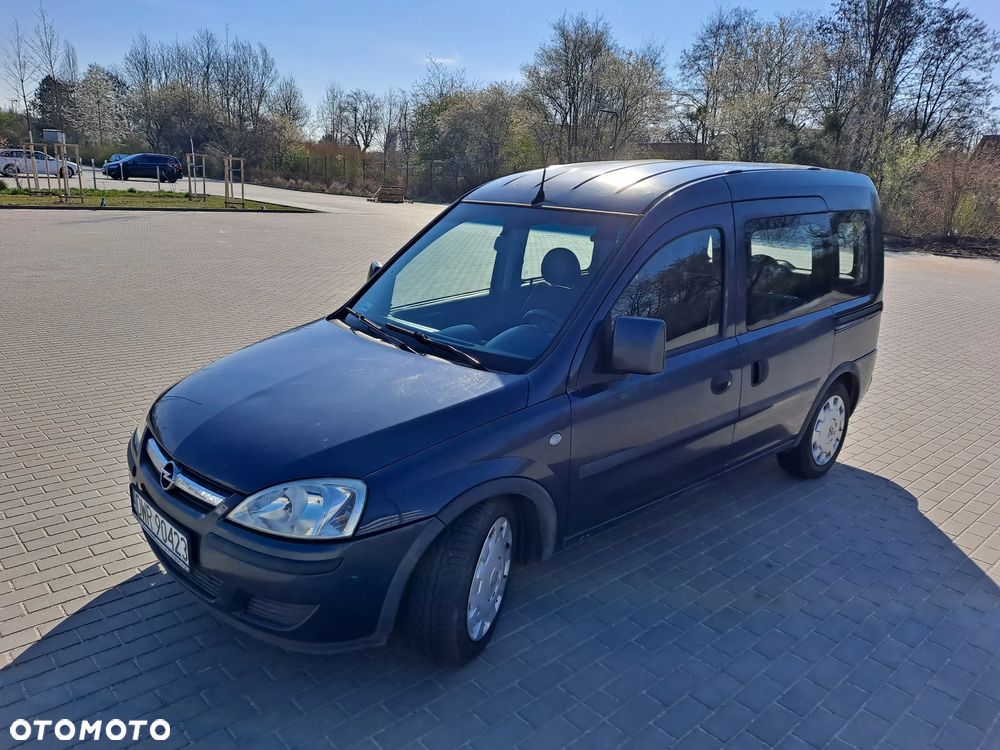Opel Combo Tour - 1