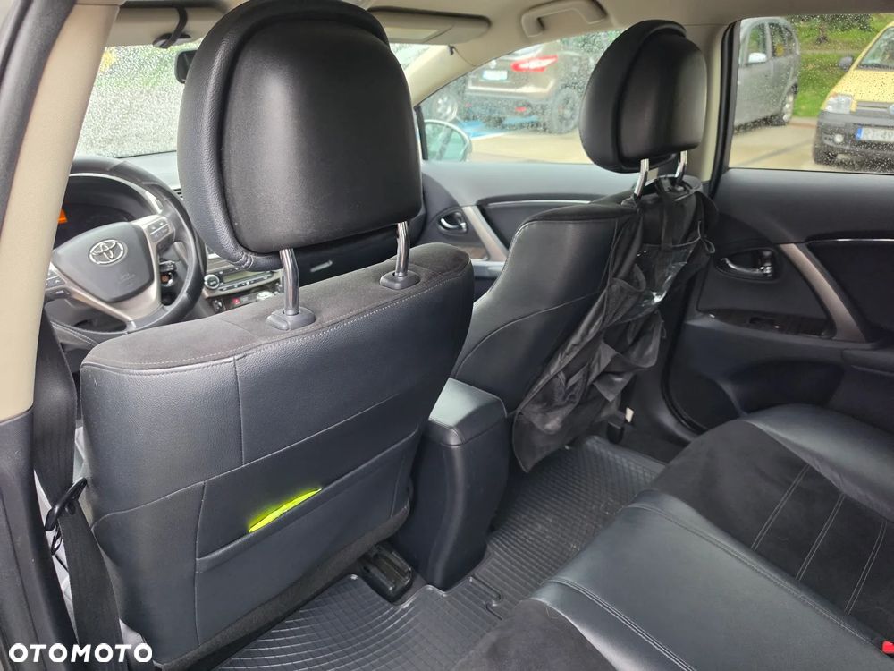 Toyota Avensis 1.8 Sol plus NAVI - 23