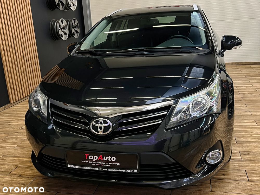 Toyota Avensis 1.8 Premium - 14