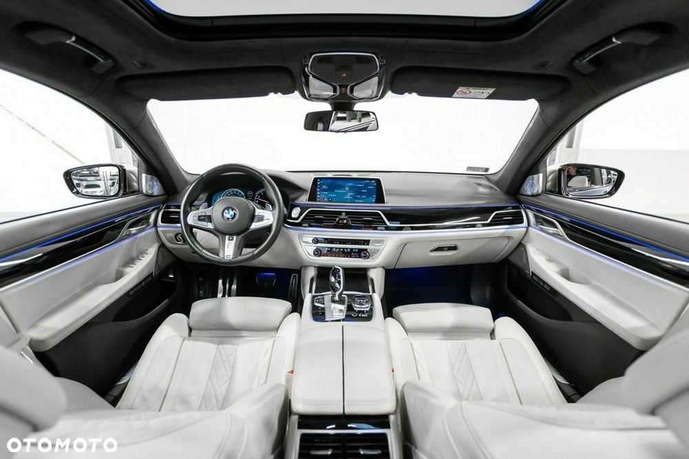 BMW Seria 7 M760Li xDrive - 24