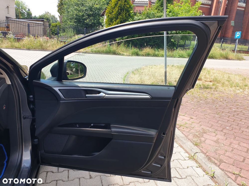 Ford Mondeo 2.0 TDCi Titanium - 29