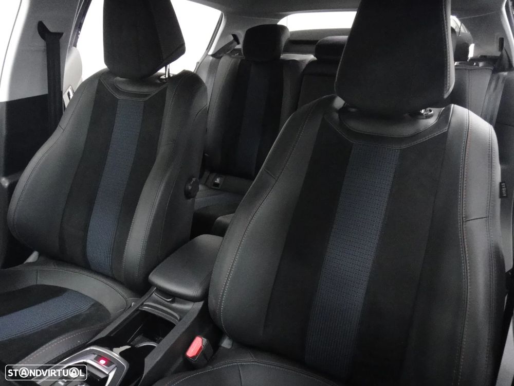 Peugeot 308 PureTech 130 GPF EAT8 Stop & Start Tech Edition - 37
