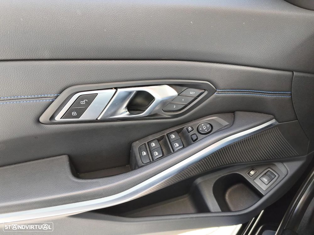BMW 320 e Pack Desportivo M Auto - 20
