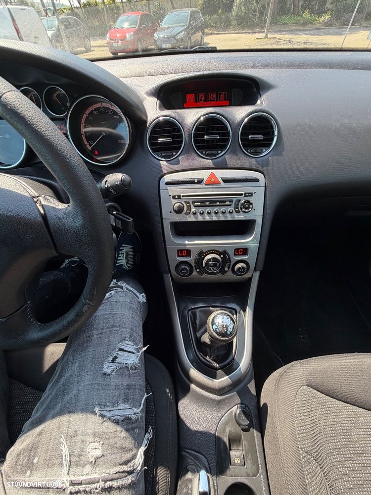 Peugeot 308 SW 1.6 HDi Executive - 27