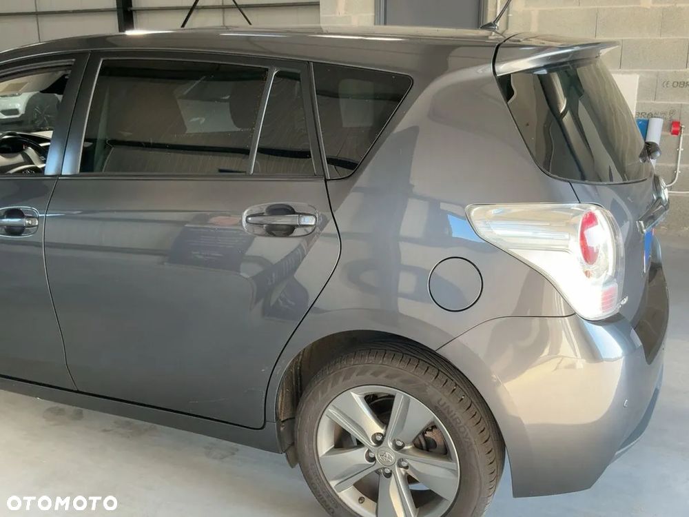 Toyota Verso 1.6 D-4D Prestige - 3