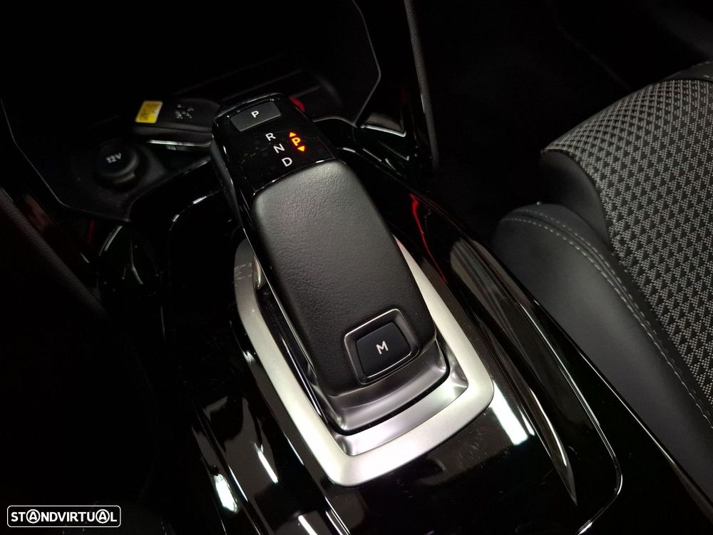 Peugeot 208 1.2 PureTech GT EAT8 - 18