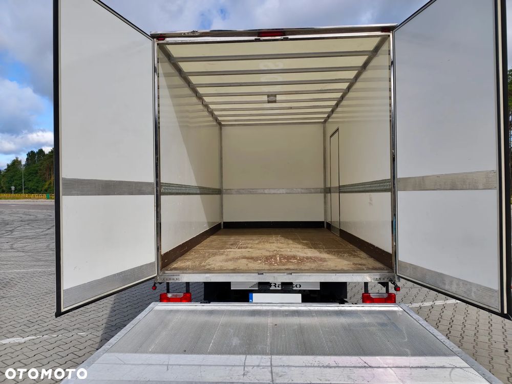 Iveco DAILY 3.0d 150KM** WINDA BAR 1000kg+UDT do 09.29r + STEROWANIE BEZPRZEWODOWE** Kontener 8-EuroPalet dł 425cm ** POLSKI SALON** 233 tyś KM** DMC do 3.5T kat.B** - 36