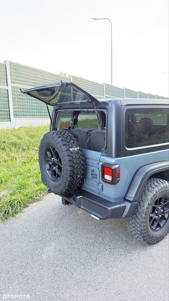 Jeep Wrangler - 5