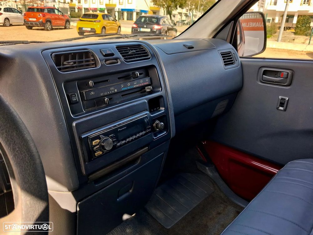 Toyota HiAce 2.4 D LXH12LB - 13