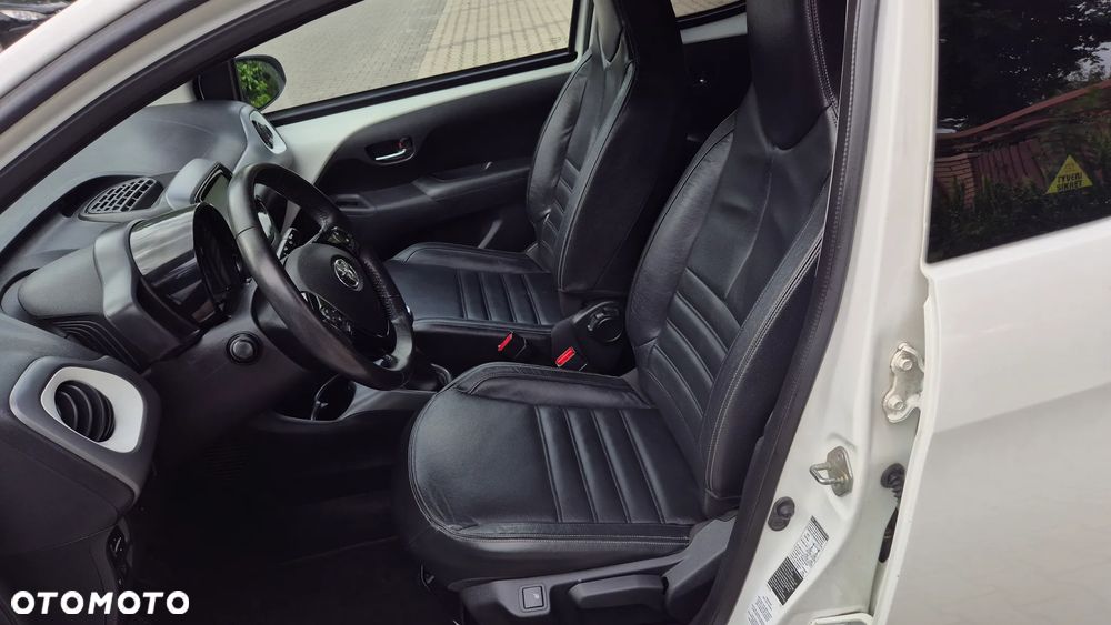 Toyota Aygo x-clusiv - 13