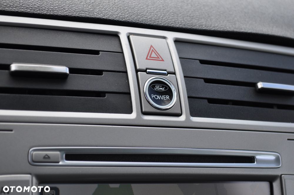 Ford Kuga 2.0 TDCi 4x4 Titanium - 22