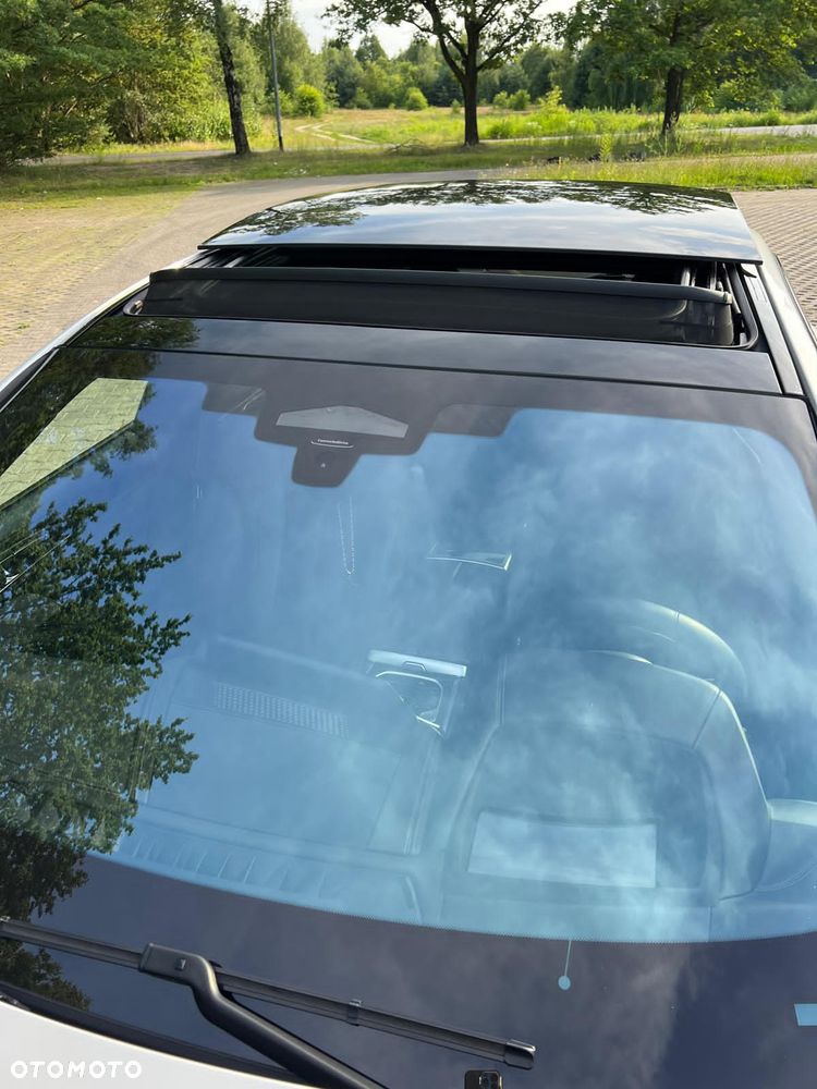 BMW Seria 8 - 29