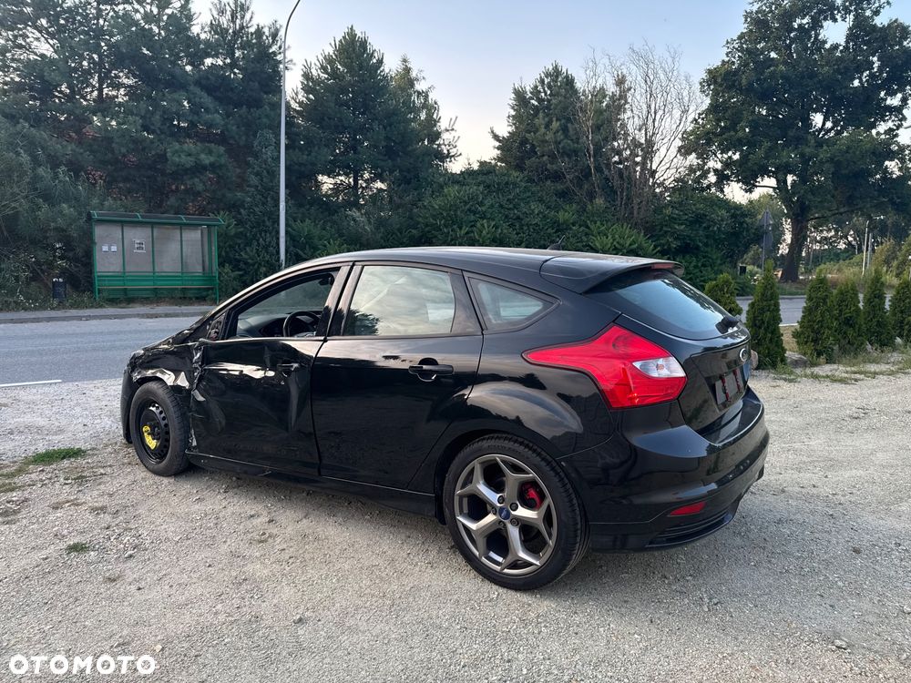 Ford Focus ST - 7
