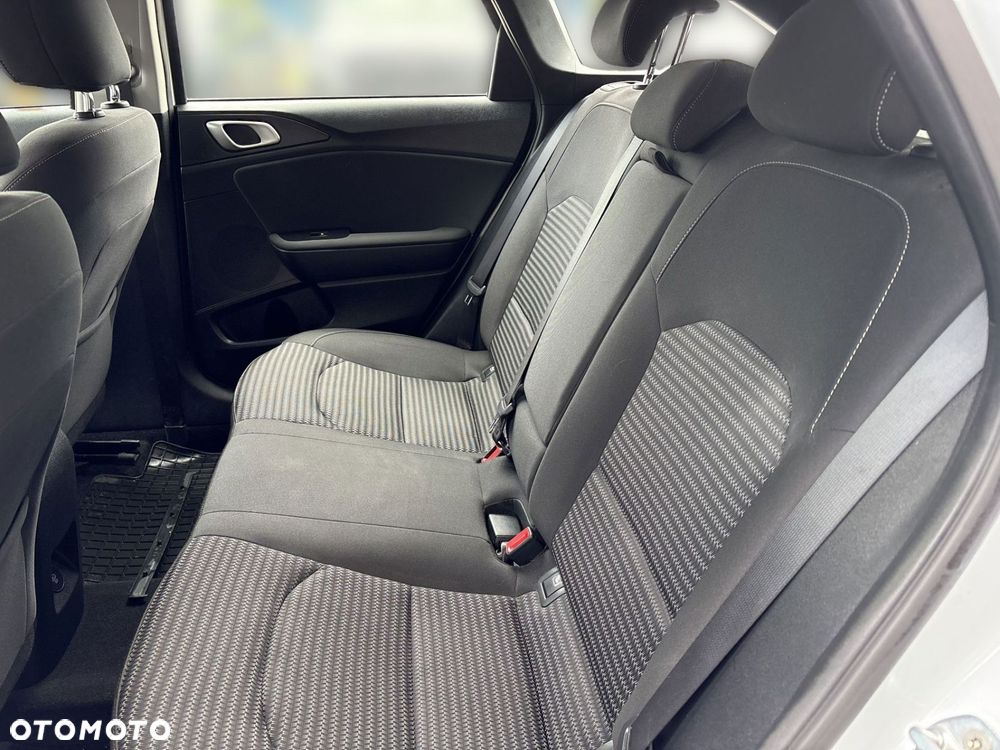 Kia Ceed 1.5 T-GDI M - 16