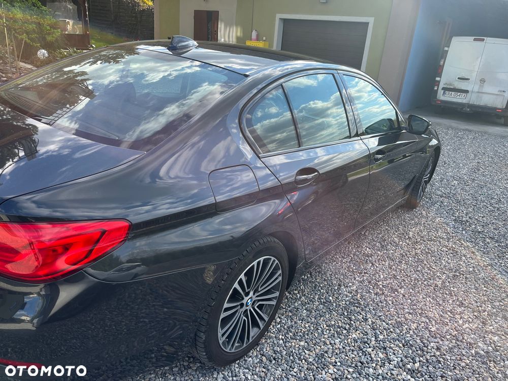 BMW Seria 5 530e iPerformance xDrive Sport Line sport - 4