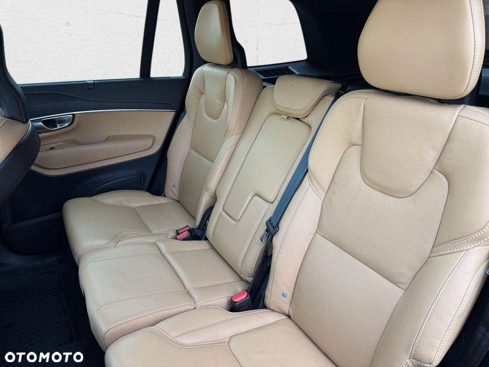 Volvo XC 90 - 13