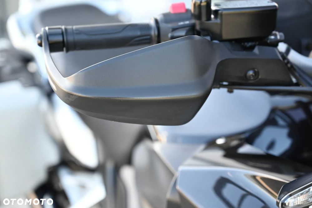 Honda VFR - 14