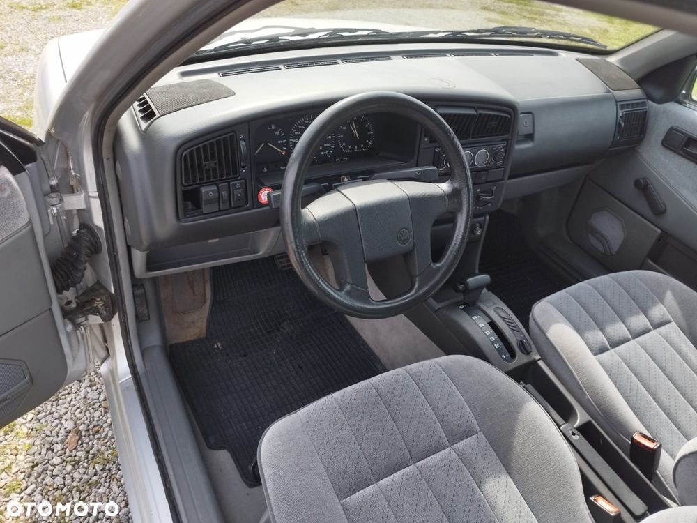 Volkswagen Passat 2.0 GL - 28