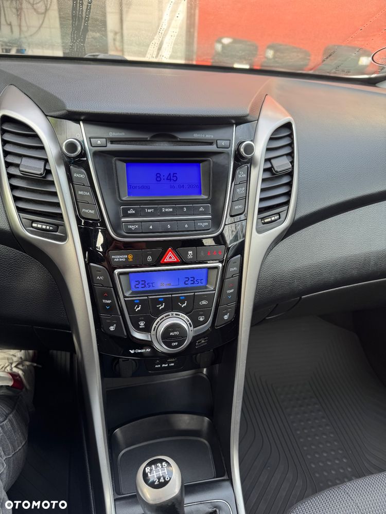 Hyundai i30 - 24
