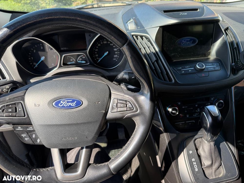 Ford Kuga 2.0 TDCi 4WD Powershift Titanium - 6