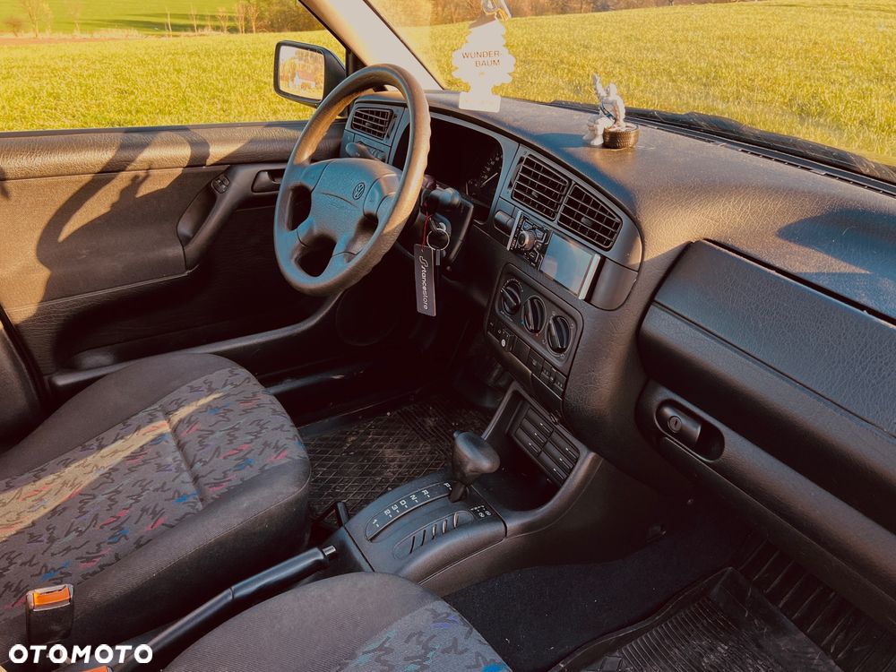 Volkswagen Golf - 2