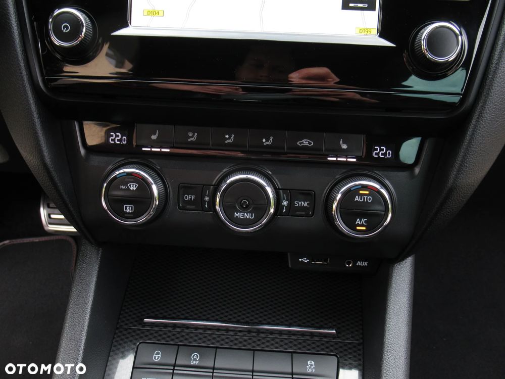 Skoda Octavia 2.0 TDI DSG RS - 33